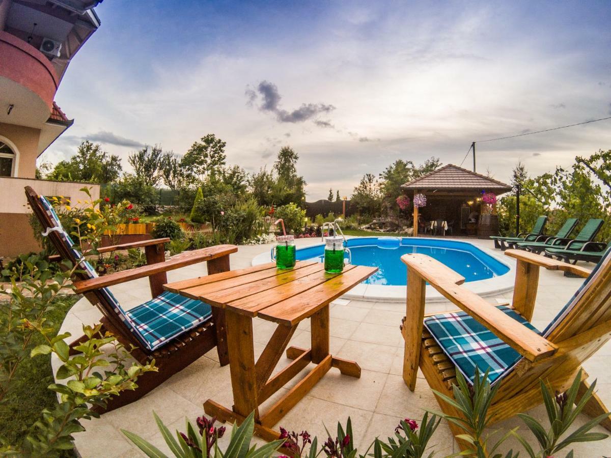 Villa Katarina With Pool Banja Luka Exterior foto